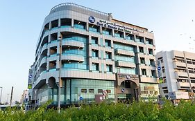 Sun & Sands Sea View Hotel